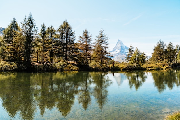 Cervin avec lac Grindjisee à Zermatt