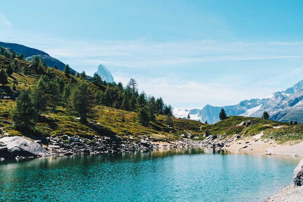 Cervin avec lac Grunsee à Zermatt