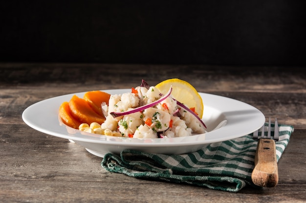 Ceviche traditionnel péruvien au poisson