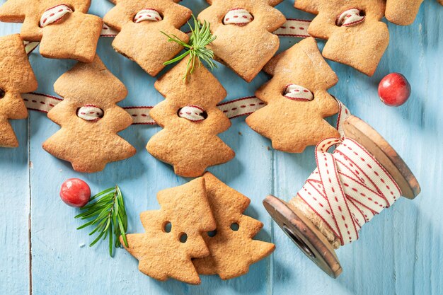 Chaîne de biscuits au pain d'épice sucré pour sapin de Noël