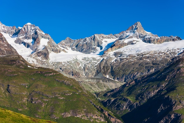 Chaîne de montagnes du Cervin en Suisse