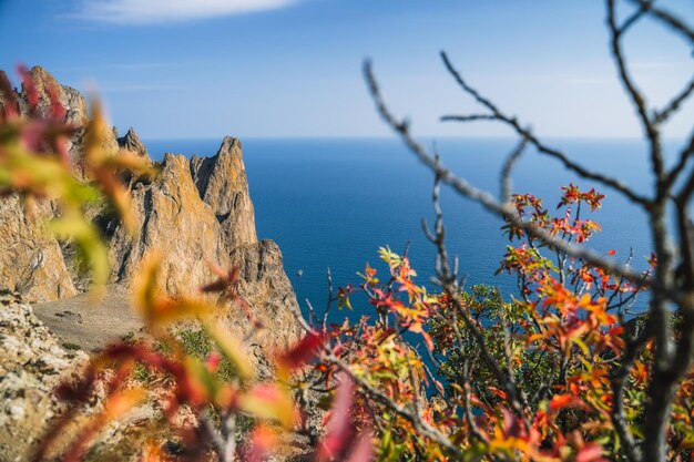 Chaîne de montagnes volcaniques majestueuses de Karadag dans l'est de la Crimée Saison d'automne de la mer Noire