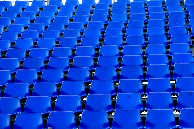 Chaise bleue stade provisoire