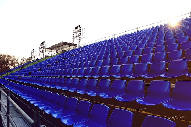 chaise bleue Stade temporaire