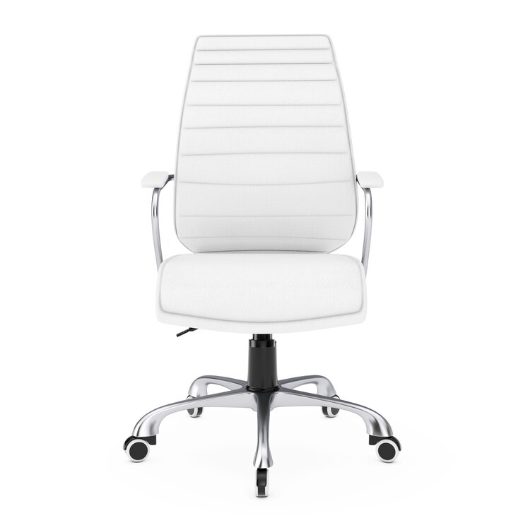 Photo chaise de bureau boss en cuir blanc sur fond blanc. rendu 3d.