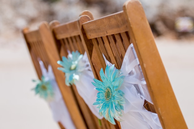 Chaise de mariage en bois