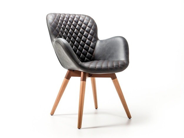 Chaise ronde en bois à quatre pattes avec des accoudoirs en cuir isolés sur fond blanc