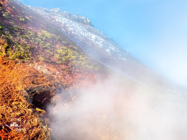 Chaleur du flux souterrain sur terre à Deildartunguhver situé en Islande