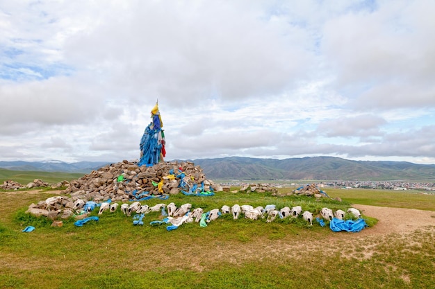 Chamanique mongol à l'extérieur de Kharkhorin dans la province d'Ovorkhangai en Mongolie