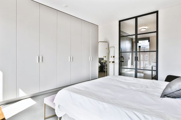 Chambre de luxe de la maison dans un beau design