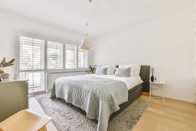 Chambre de luxe de la maison dans un beau design