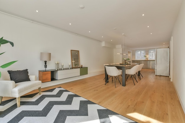 Chambre moderne et spacieuse avec salon et salle à manger