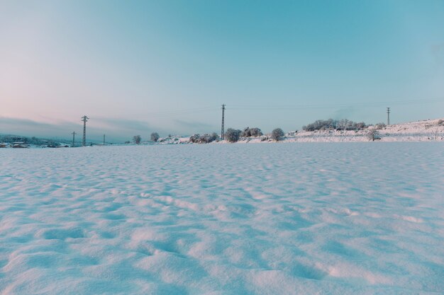 Champ couvert de neige