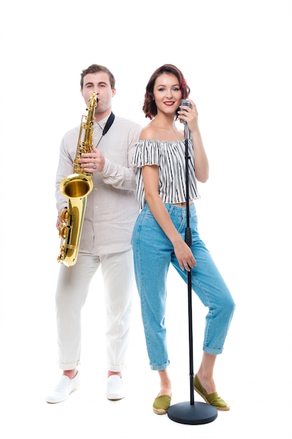 Chanteuse et saxophoniste