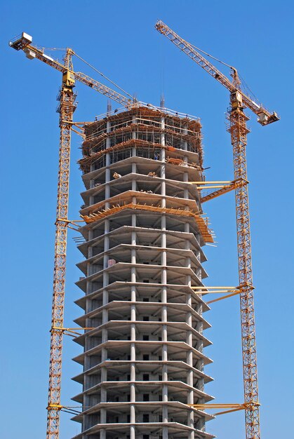 Chantier de construction avec des grues