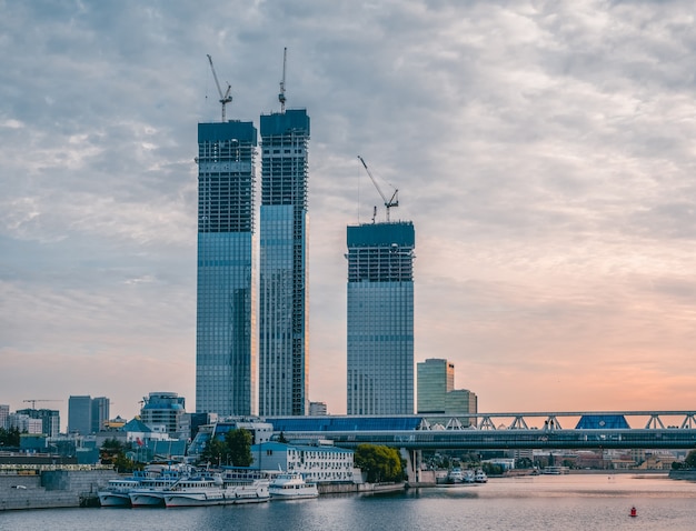 Chantier De Construction Et Immeuble De Grande Hauteur. Moscou.