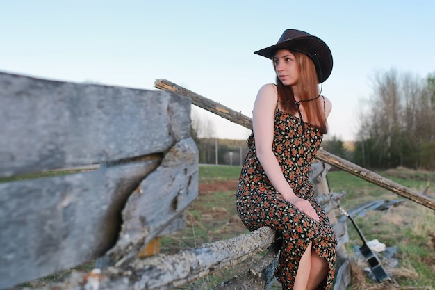 Chapeau de cow-girl avec guitare