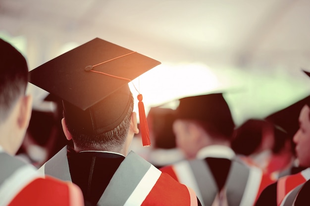 chapeau de félicitations, diplôme, université