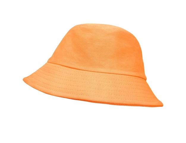 Chapeau à seau orange sur fond blanc