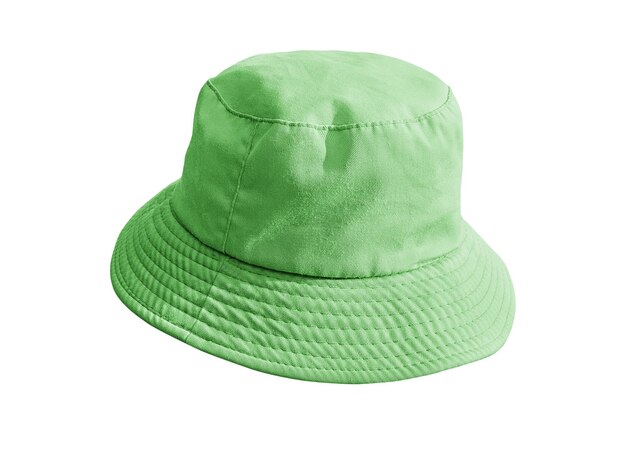 Photo chapeau de seau vert isolé sur blanc