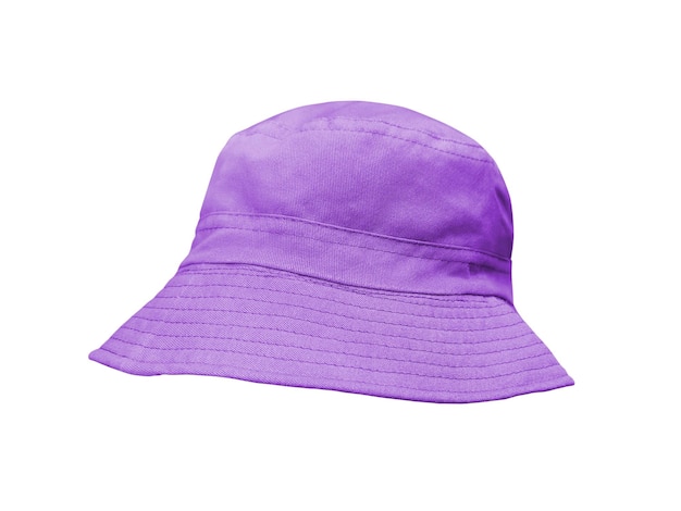 Chapeau de seau violet isolé sur fond blanc