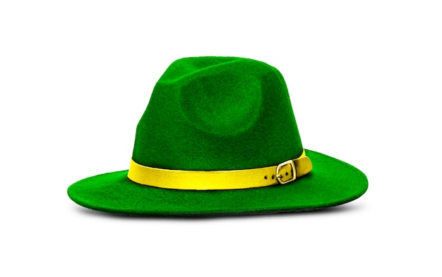 Chapeau vert St Patrick's Day isolé sur fond blanc