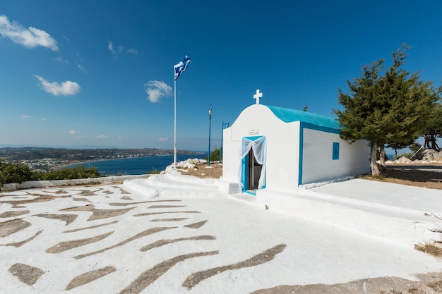 Chapelle Profitis Ilias Faliraki Rhodes Island Grèce Monastère est construit sur la colline près de Faliraki haut au-dessus des baies Anthony Quinn et Ladiko