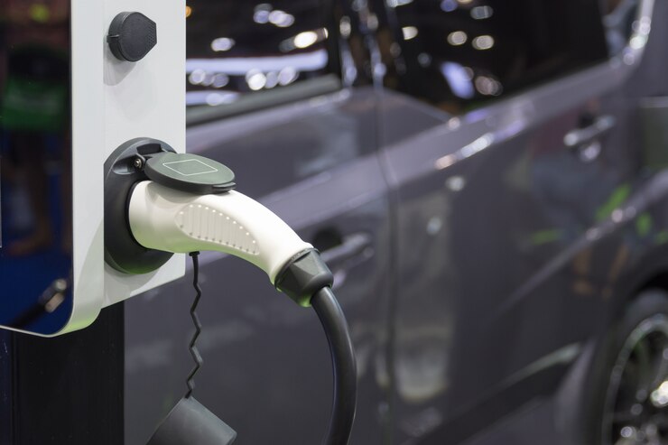 Charger une batterie de voiture électrique