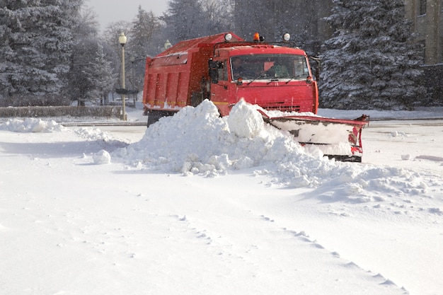 Photo chasse-neige au travail