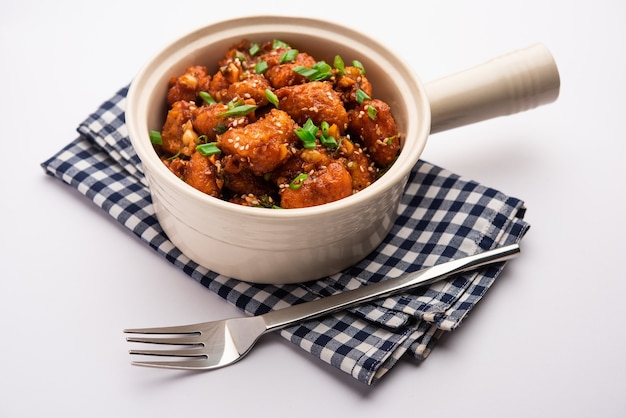 Châtaigne d'eau pimentée, entrée indo chinoise croustillante ou snacks à base de singada