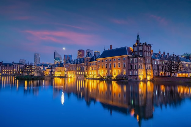 Château de Binnenhof Parlement néerlandais paysage urbain du centre-ville de La Haye aux Pays-Bas