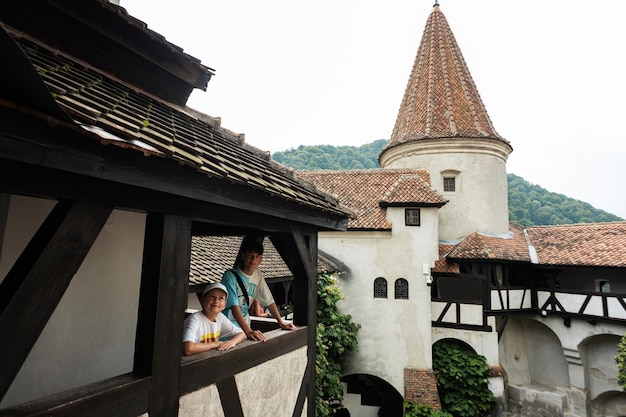 Le Château de Bran en Roumanie Château médiéval de Dracula dans les Carpates Transylvanie