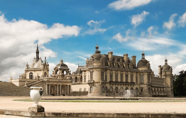 Le château de Chantilly est un monument historique et architectural France