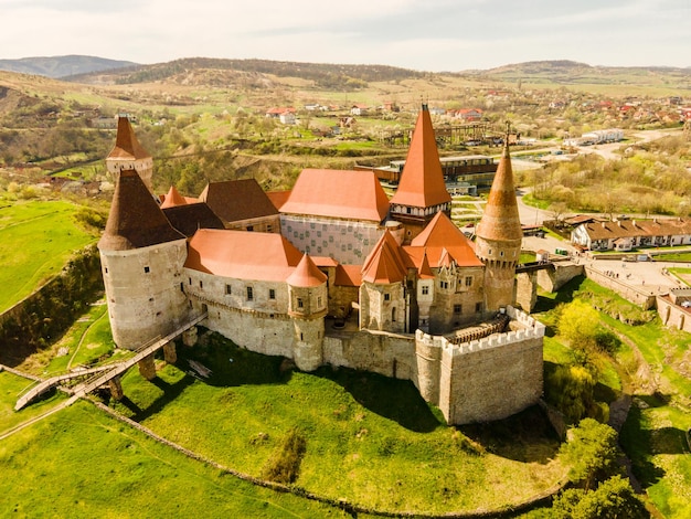 Château de Corvin avec pont en bois Hunedoara Château de Hunyad Transylvanie Roumanie Europe Antenne