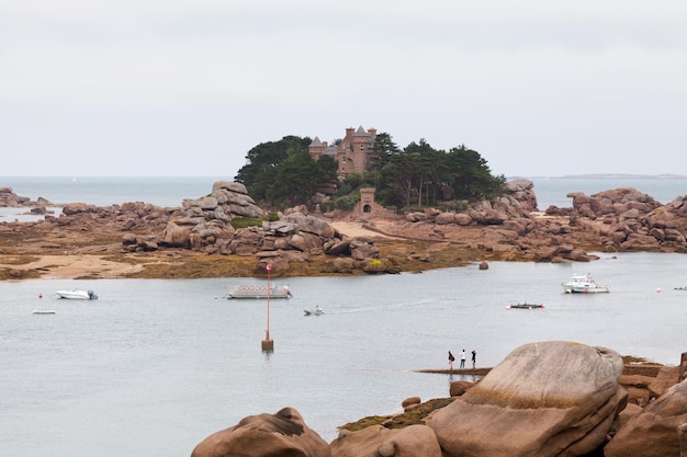 Le château de Costaeres à Tregastel