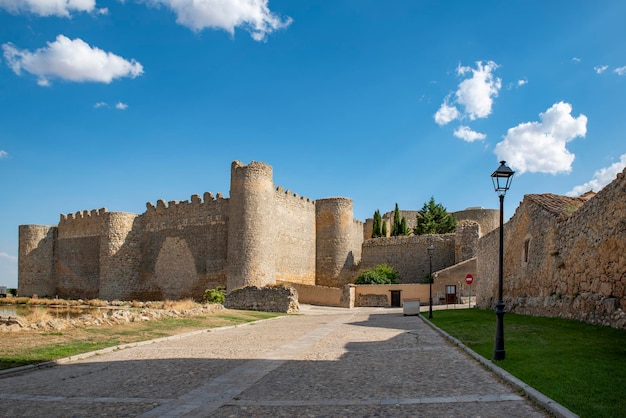 Château du village médiéval d'Uruena Valladolid