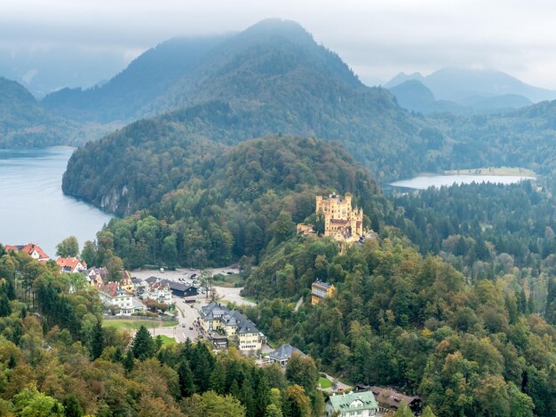 Château de Hohenschwangau avec le lac Alpsee