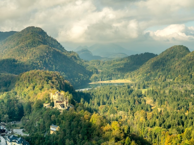 Château de Hohenschwangau avec le lac Alpsee