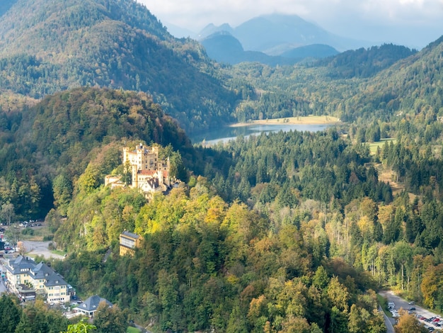 Château de Hohenschwangau avec le lac Alpsee