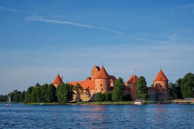 Château de l'île de Trakai dans le lac Galve, en Lituanie