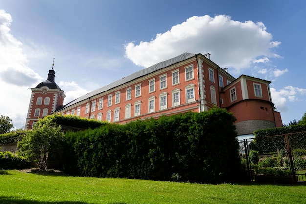 Photo château de kamenice nad lipou région de vysocina district de pelhrimov république tchèque journée d'été ensoleillée