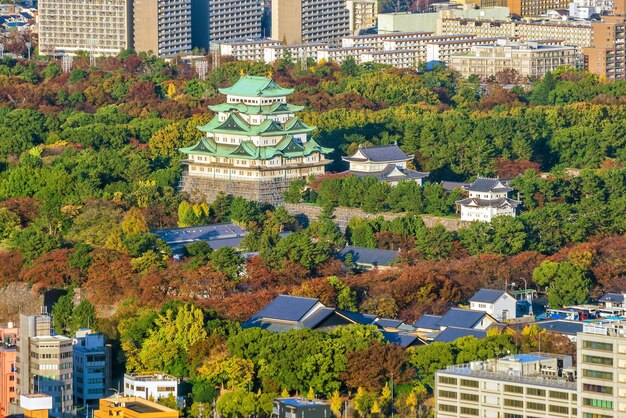 Photo le château de nagoya et l'horizon de la ville japon