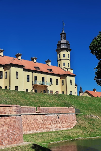 Le château de Nesvizh dans le pays de Biélorussie.