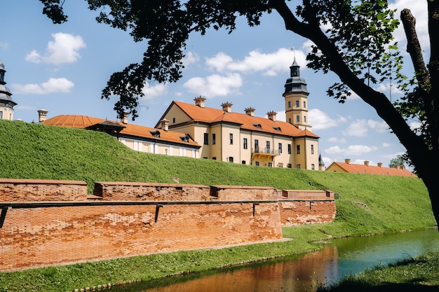 Château de Nesvizh à l'heure d'été. Biélorussie Minsk, vue de dessus