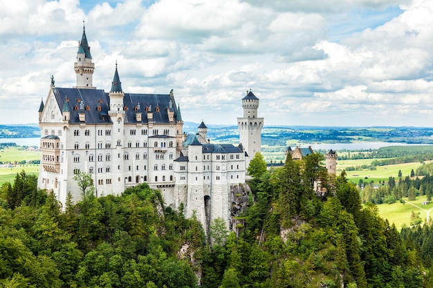 Château de Neuschwanstein dans les Alpes bavaroises