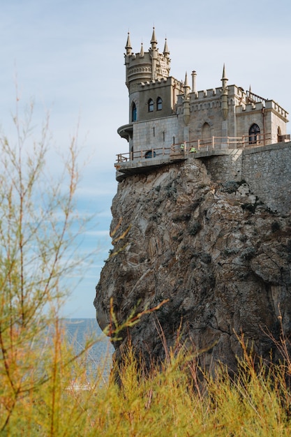 Château de Nid d'hirondelle sur le rocher au-dessus de la mer Noire. Gaspra. Crimée