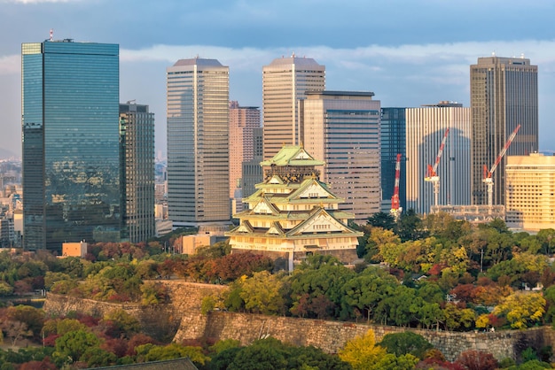 Château d'Osaka à Osaka Japon automne