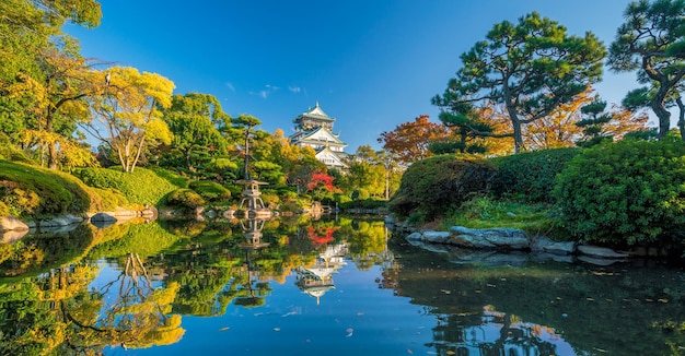 Château d'Osaka à Osaka Japon automne