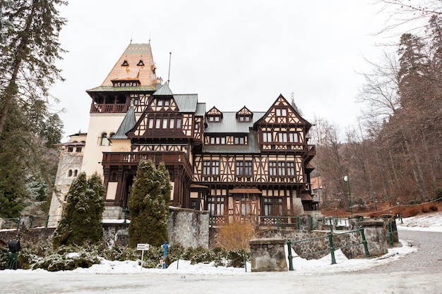 Château Pelisor de Sinaia, Roumanie. Château médiéval