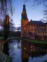 Photo le château de raesfeld la nuit